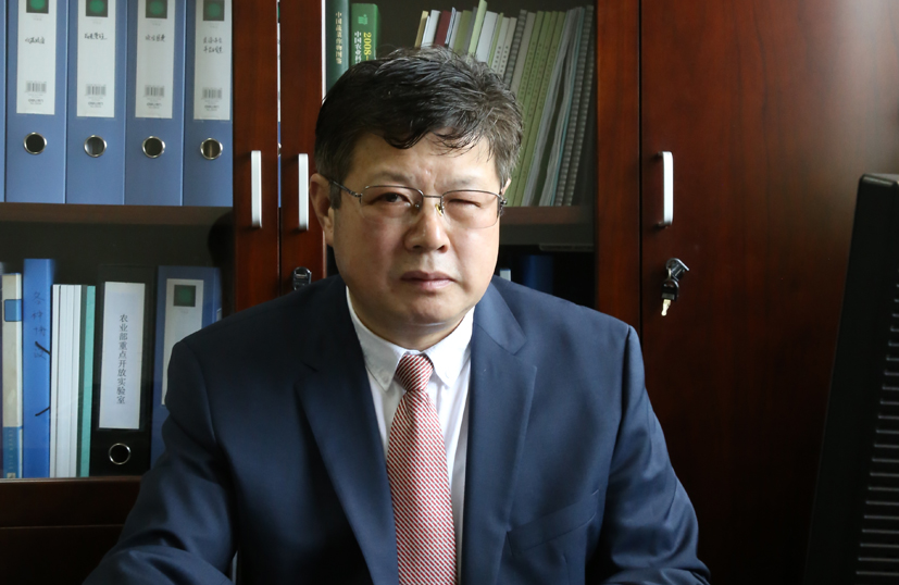 3张友军所长荣获萝莉社
建院65 周年卓越奉献奖.jpg